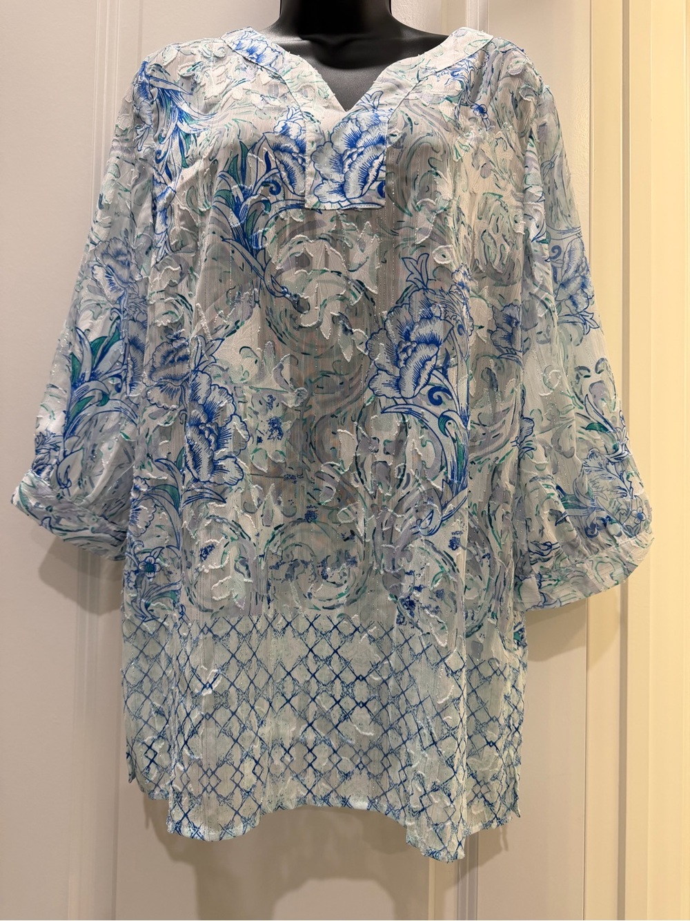 Chico’s Floral Metallic Fil Coupe Sheer Tunic Blue White Size 1 M